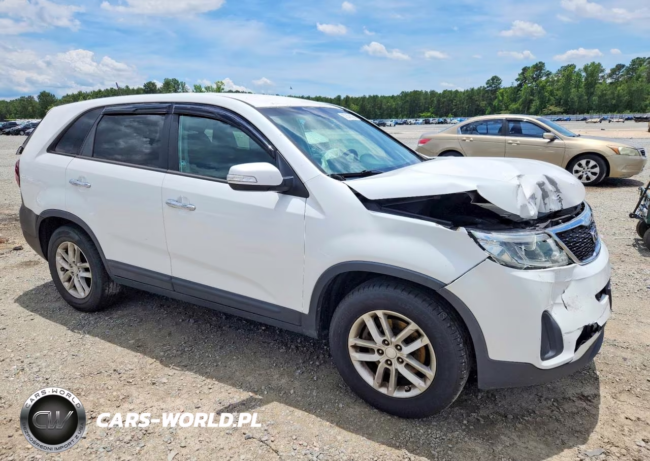 2015 Kia Sorento Lx VIN:5XYKT3A67FG619119 - 4