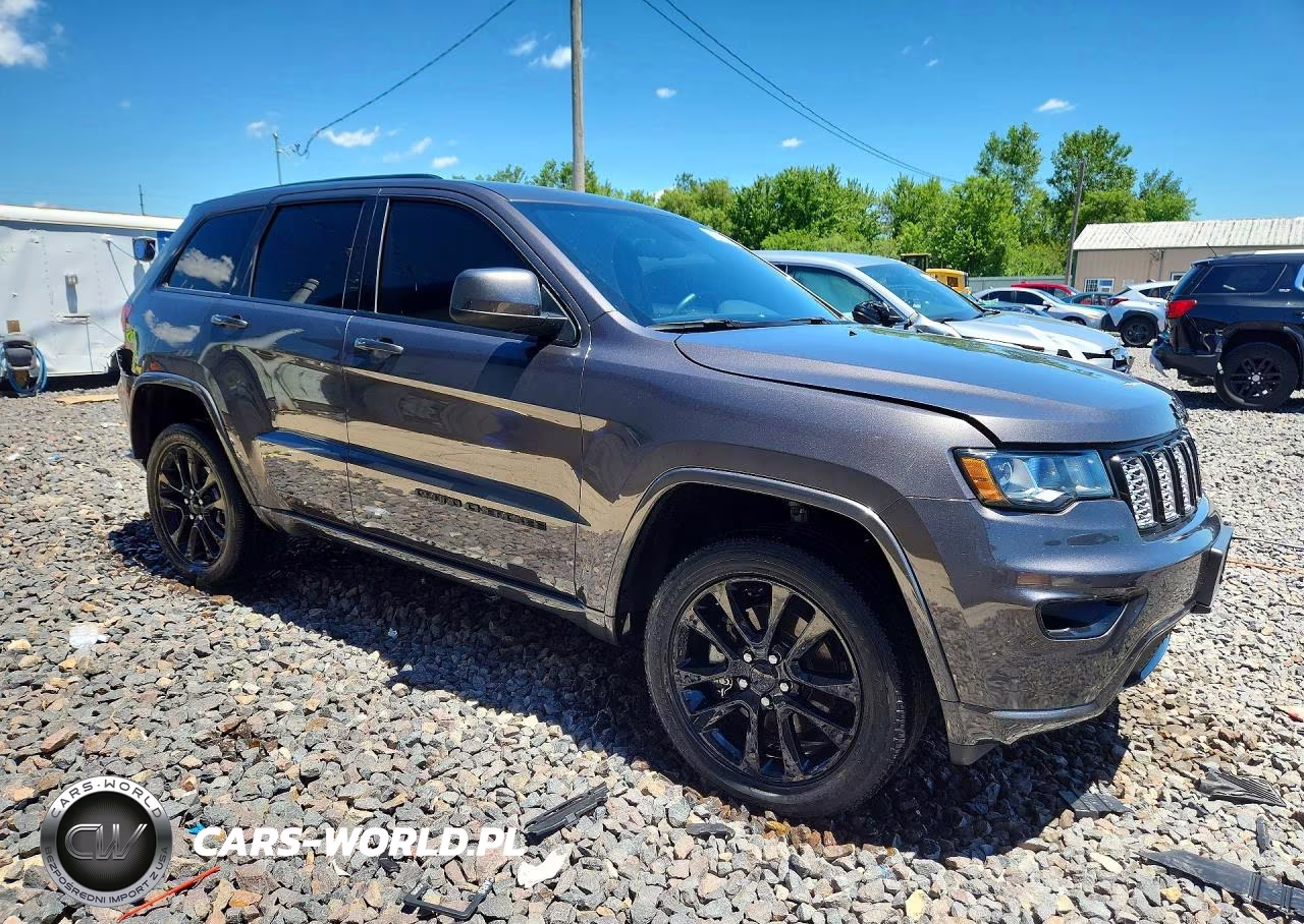 2021 Jeep Grand Cherokee Laredo VIN:1C4RJFAGXMC819086 - 4