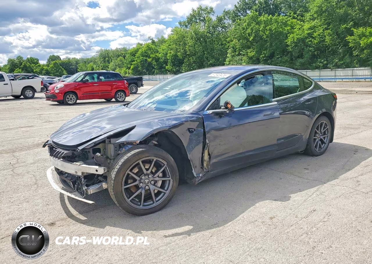 2018 Tesla Model 3 – zdjęcie 1 z 13