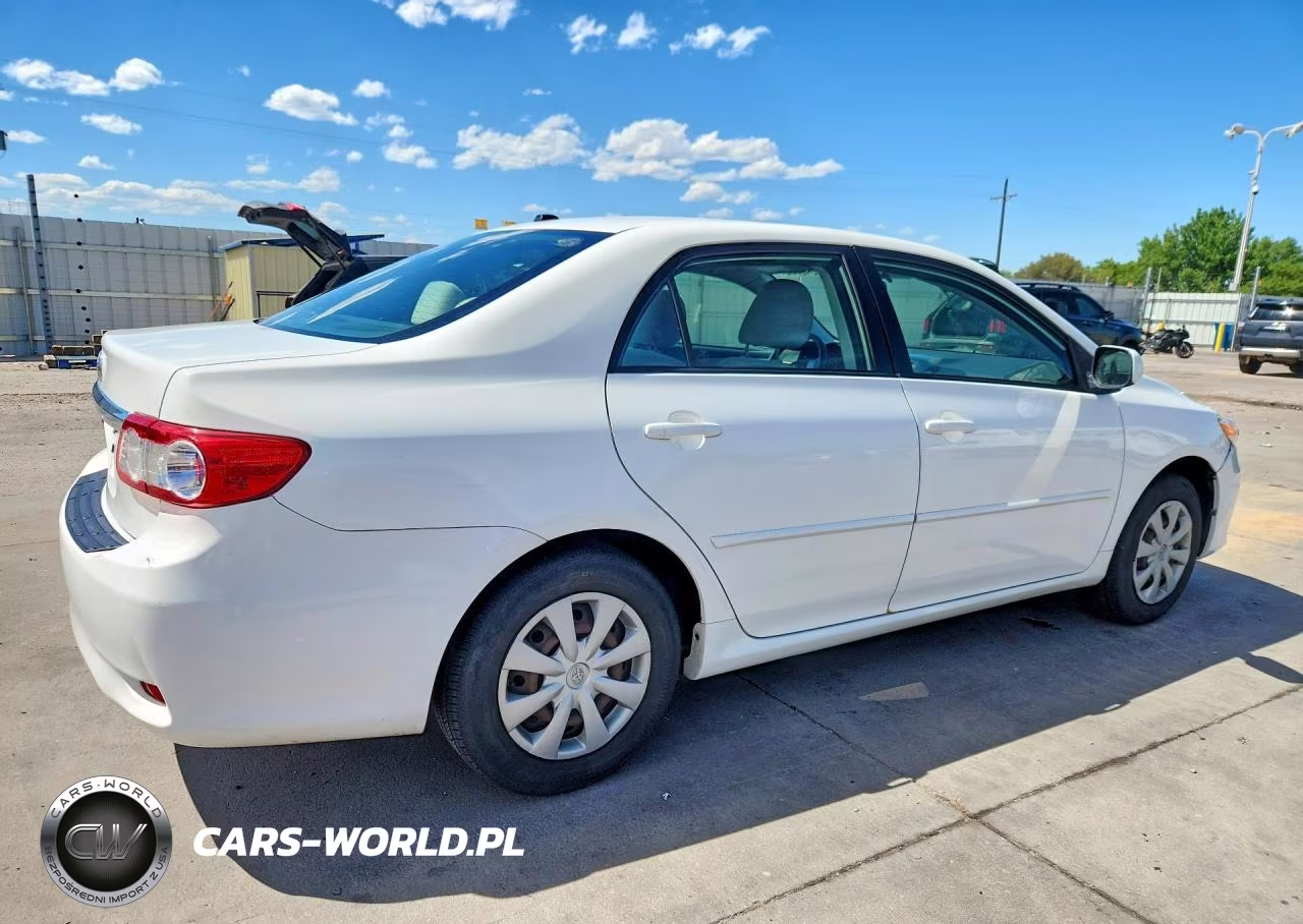 2011 Toyota Corolla Le VIN:JTDBU4EE8BJ089452 - 3