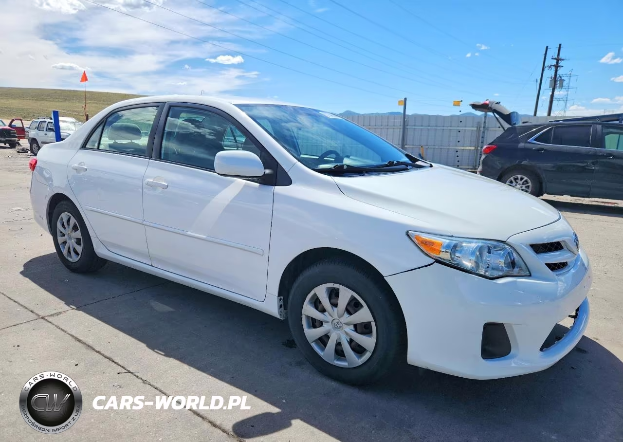 2011 Toyota Corolla Le VIN:JTDBU4EE8BJ089452 - 4