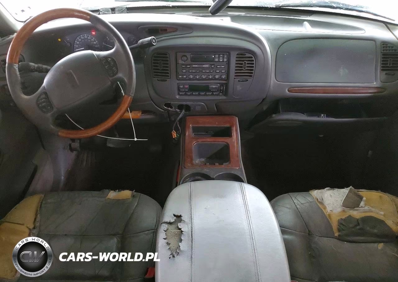 2000 Lincoln Navigator VIN:5LMRU27A2YLJ00349 - 8