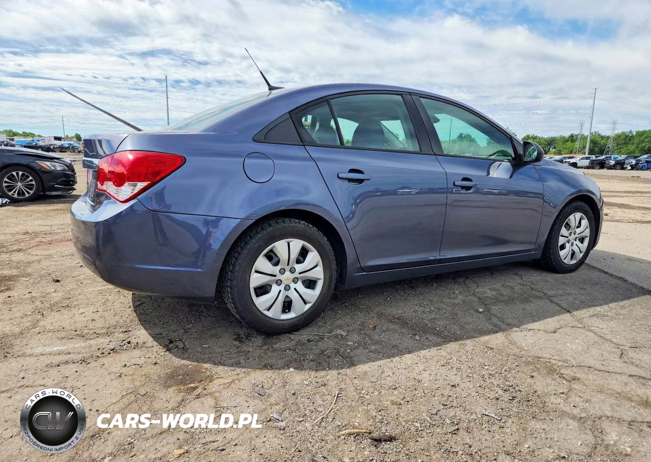 2013 Chevrolet Cruze Ls VIN:1G1PA5SH2D7147048 - 3