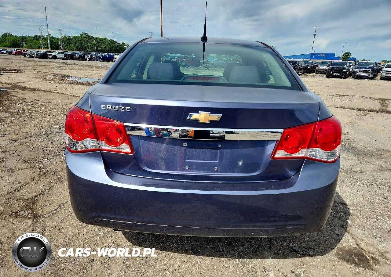 2013 Chevrolet Cruze Ls VIN:1G1PA5SH2D7147048 - 6