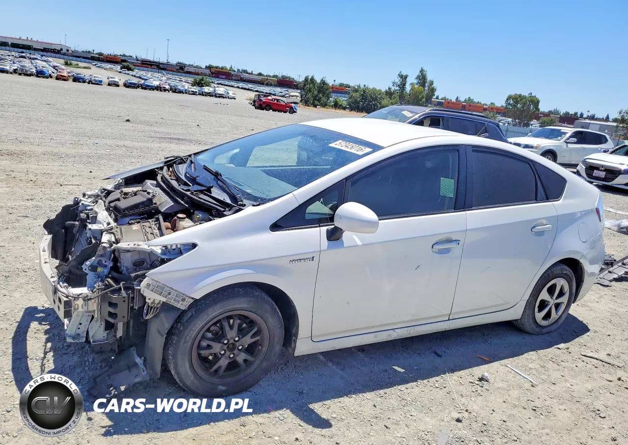 2015 Toyota Prius Three – zdjęcie 1 z 13