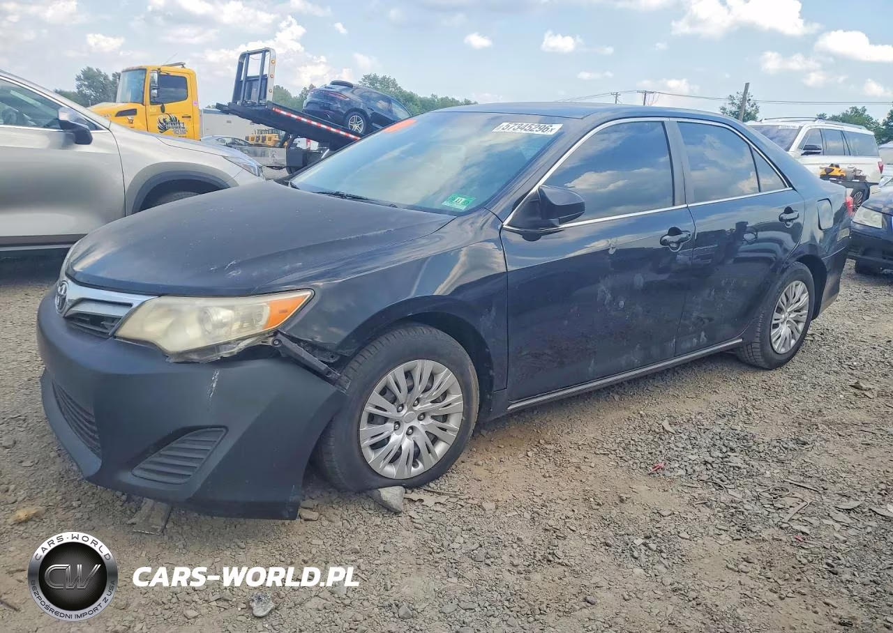 2012 Toyota Camry Le – zdjęcie 1 z 12