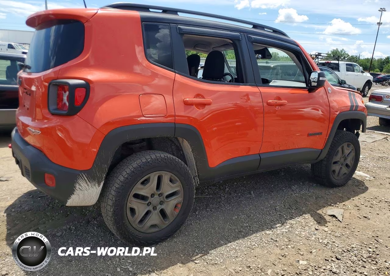 2018 Jeep Renegade Trailhawk VIN:ZACCJBCB6JPG73390 - 3