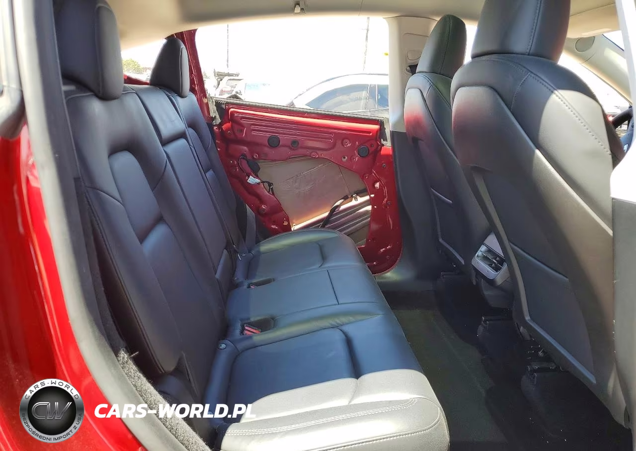 2024 Tesla Model Y VIN:7SAYGDEDXRF164553 - 10