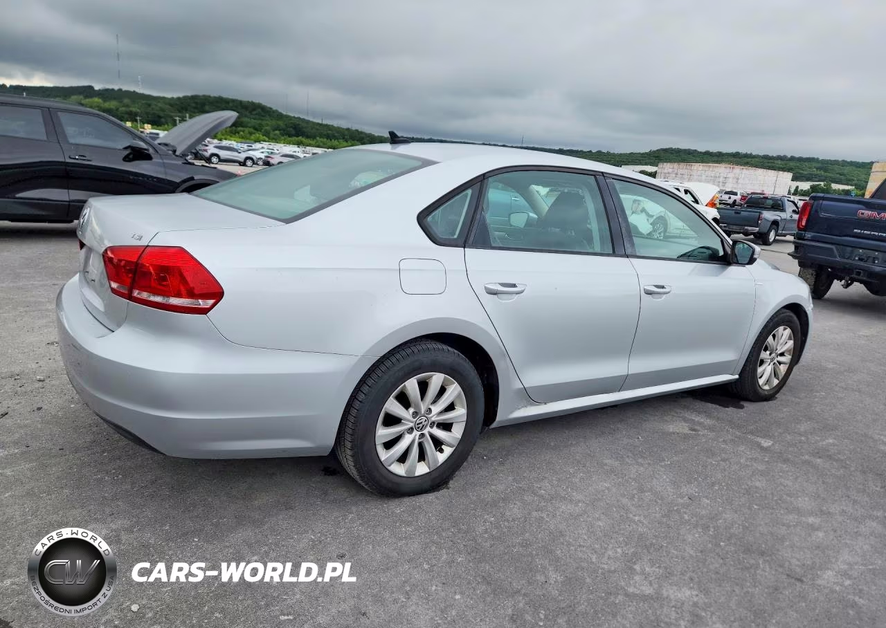 2014 Volkswagen Passat S VIN:1VWAT7A3XEC096056 - 3