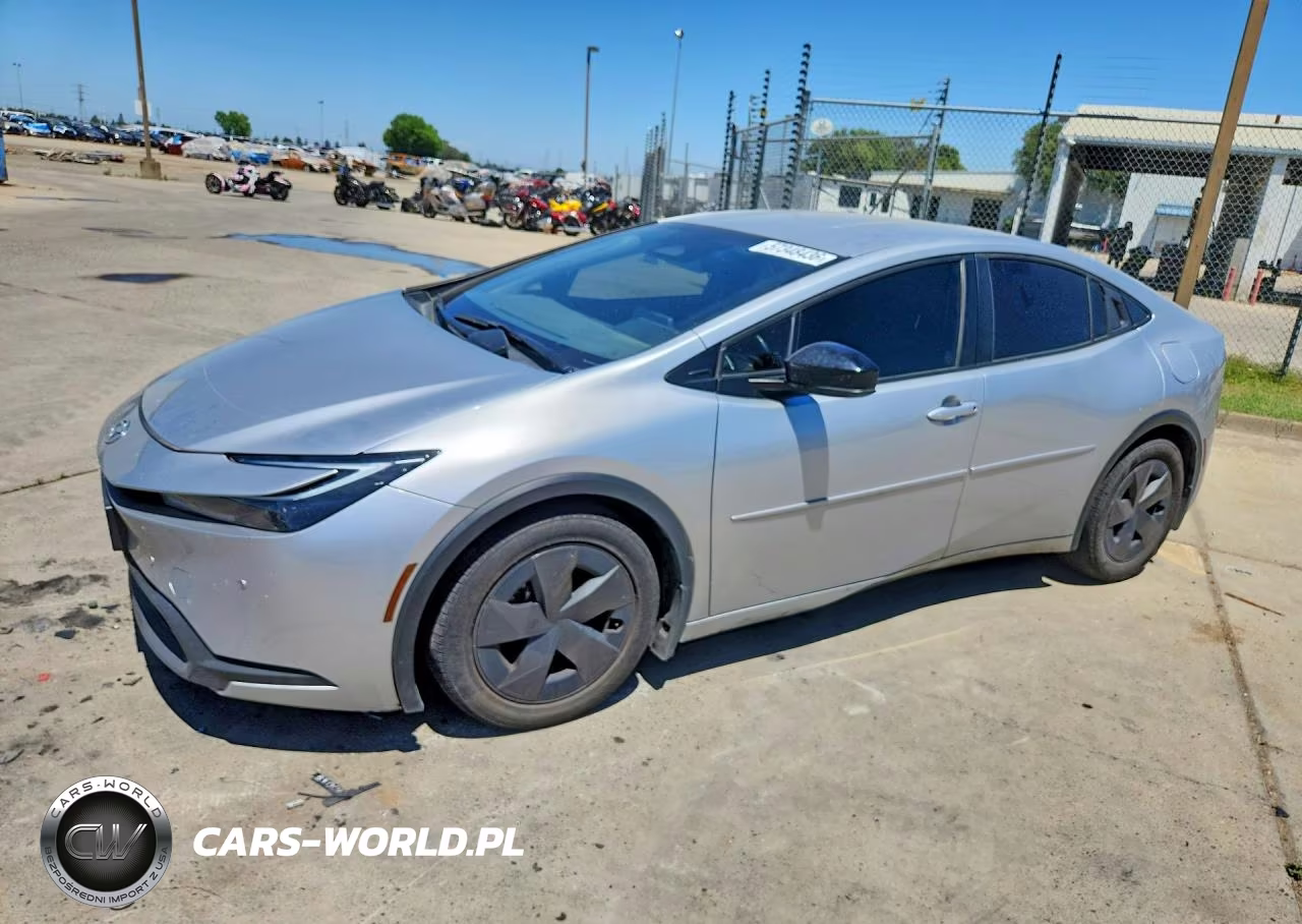 2024 Toyota Prius Le – zdjęcie 1 z 13