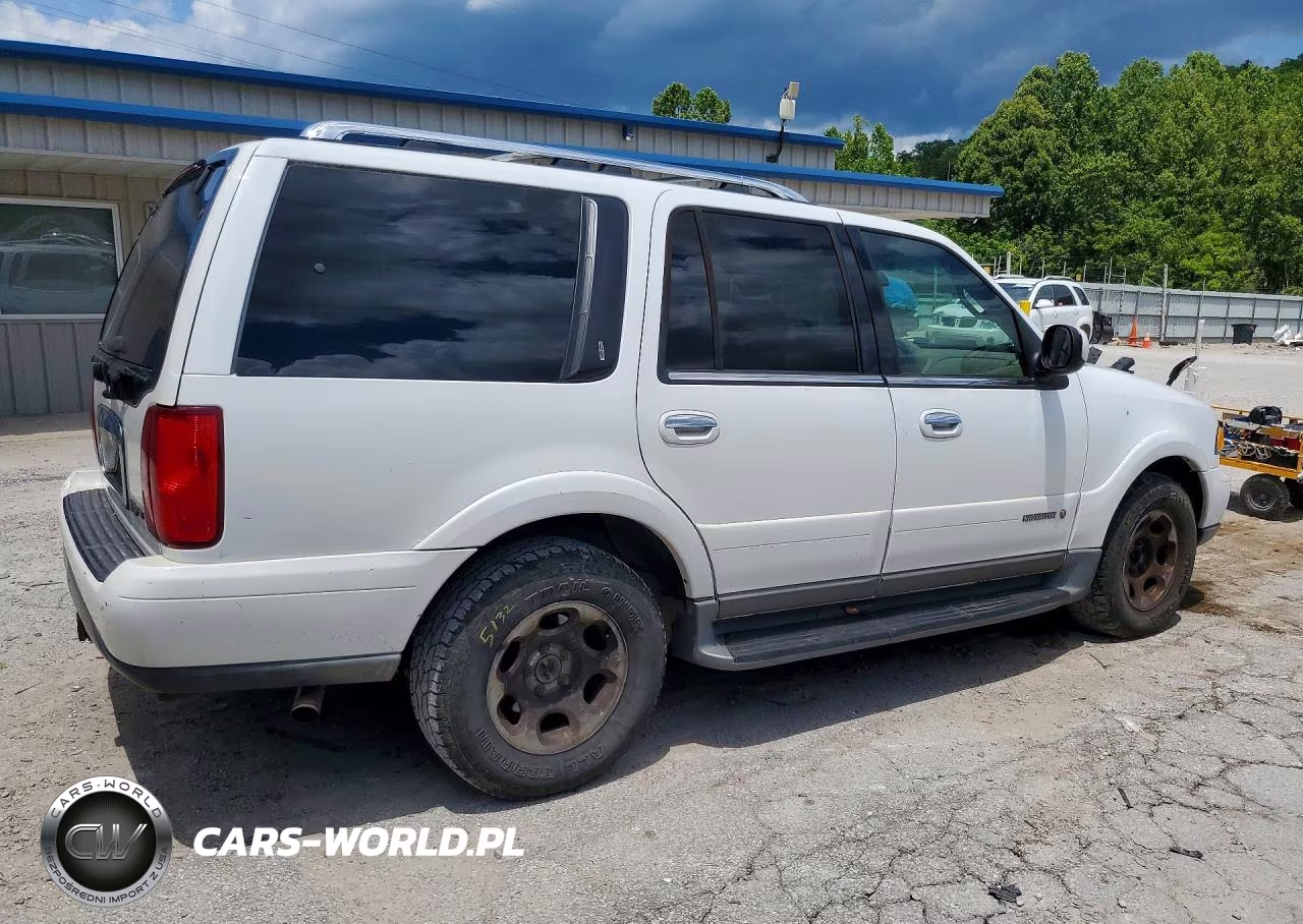2001 Lincoln Navigator VIN:5LMFU28R21LJ20243 - 3