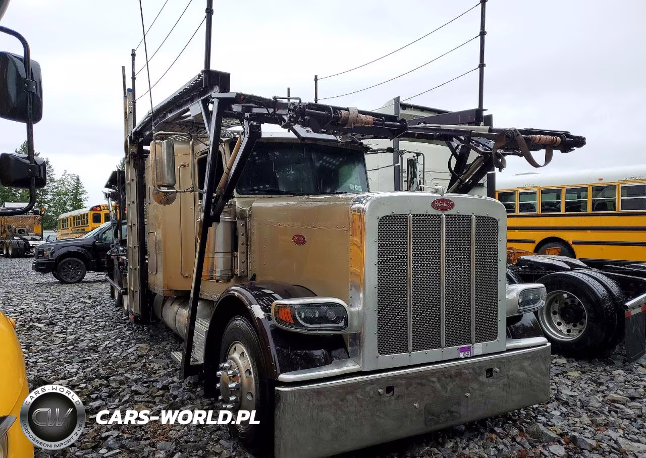 2015 Peterbilt 389 Car Hauler Truck