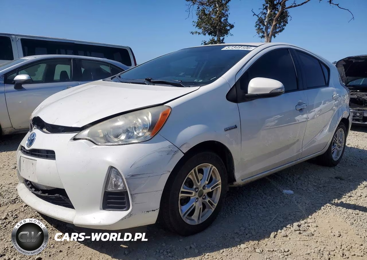 2013 Toyota Prius C Two – zdjęcie 1 z 12