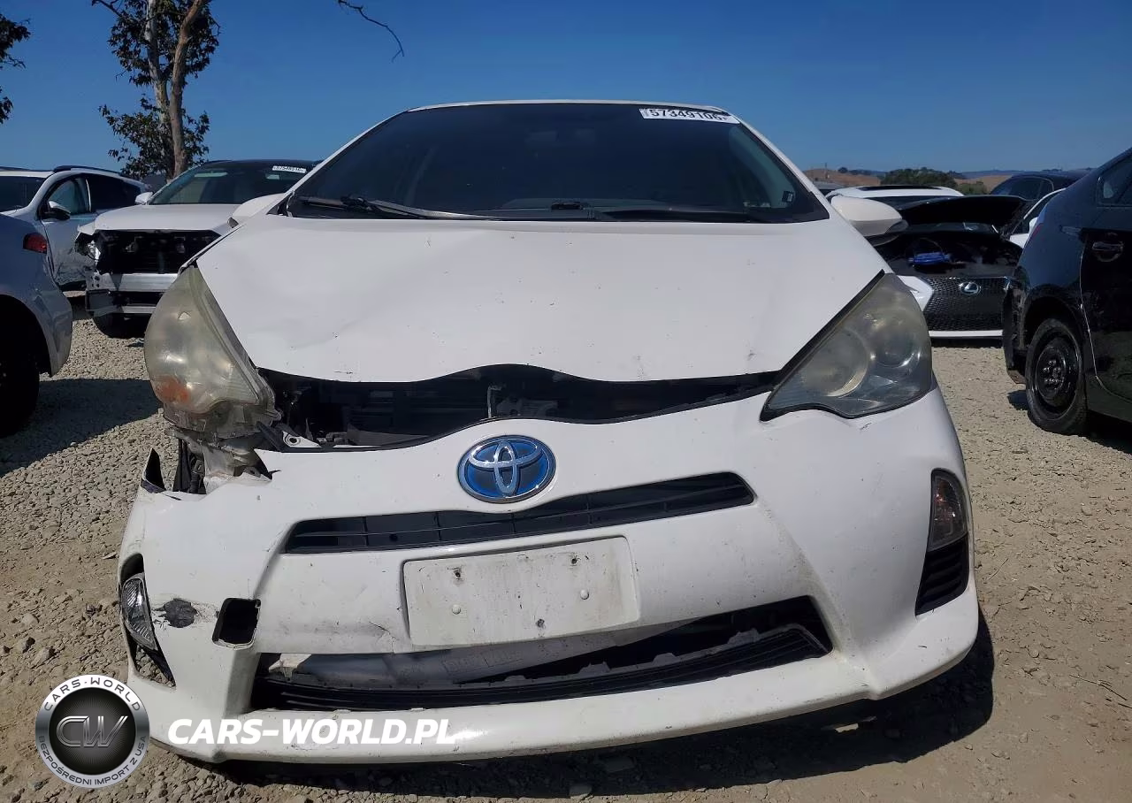 2013 Toyota Prius C Two VIN:JTDKDTB30D1548859 - 5