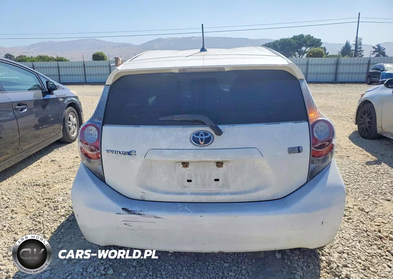 2013 Toyota Prius C Two VIN:JTDKDTB30D1548859 - 6