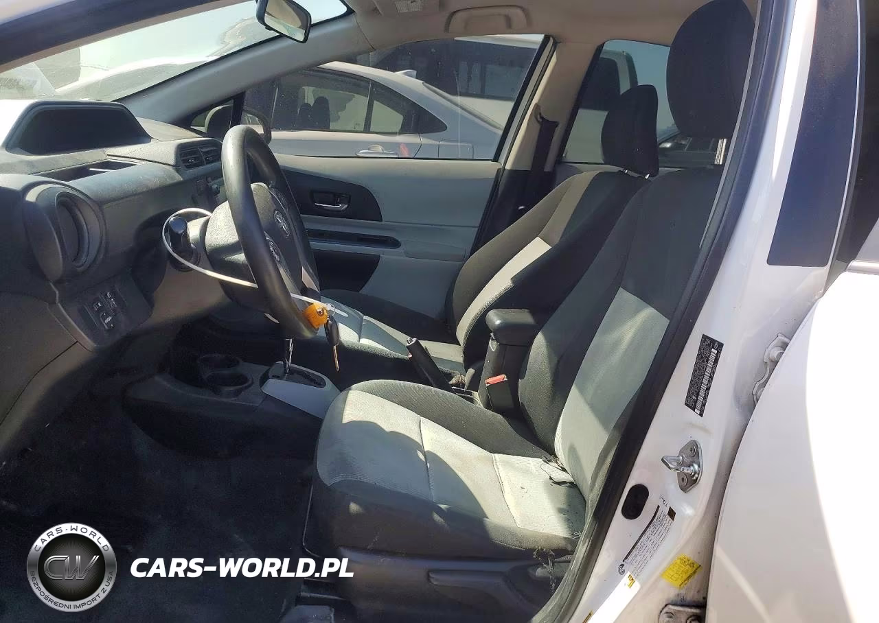 2013 Toyota Prius C Two VIN:JTDKDTB30D1548859 - 7