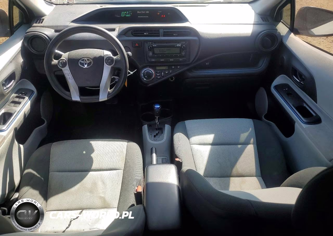 2013 Toyota Prius C Two VIN:JTDKDTB30D1548859 - 8