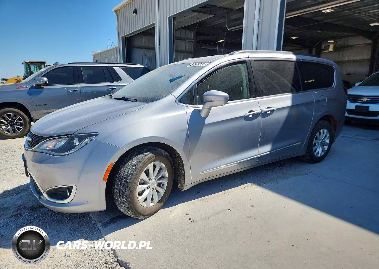 2017 Chrysler Pacifica Touring L