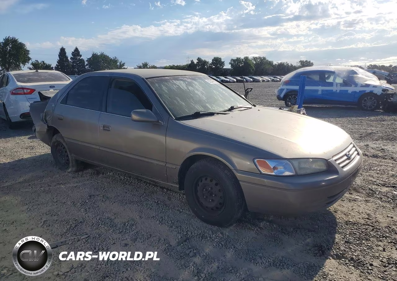 1999 Toyota Camry Le VIN:4T1BG22K5XU435965 - 4