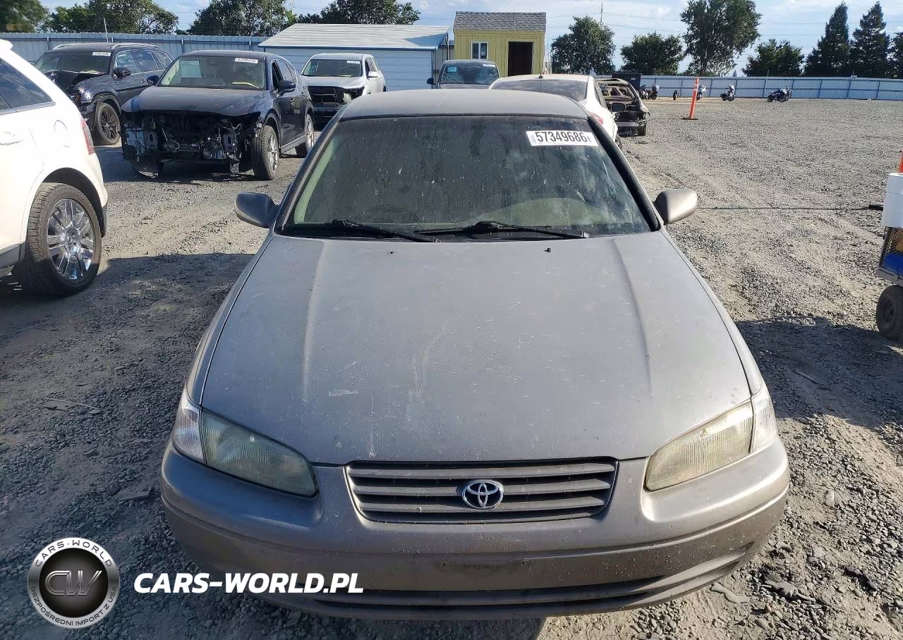 1999 Toyota Camry Le VIN:4T1BG22K5XU435965 - 5