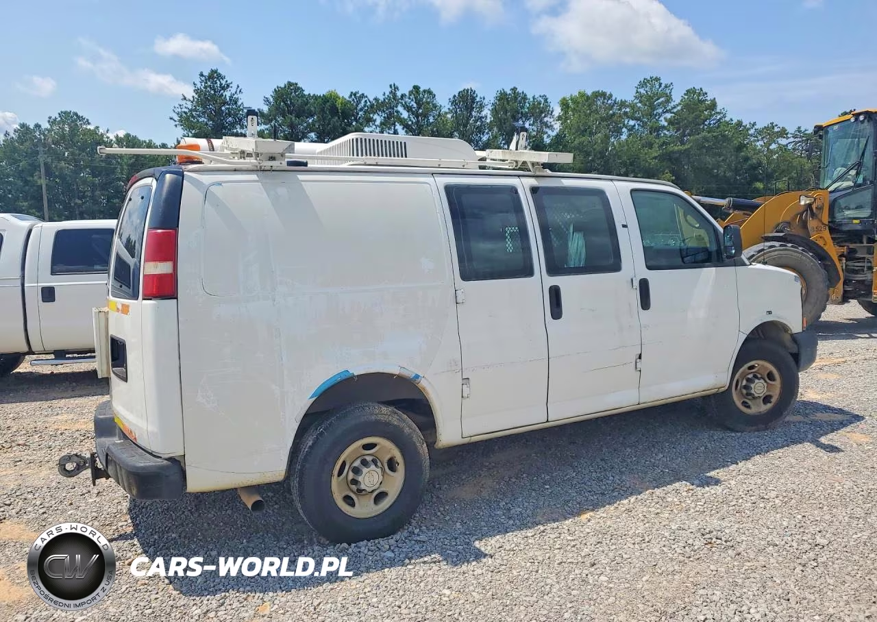 2008 Chevrolet Express G3500 VIN:1GCHG35K781158870 - 3