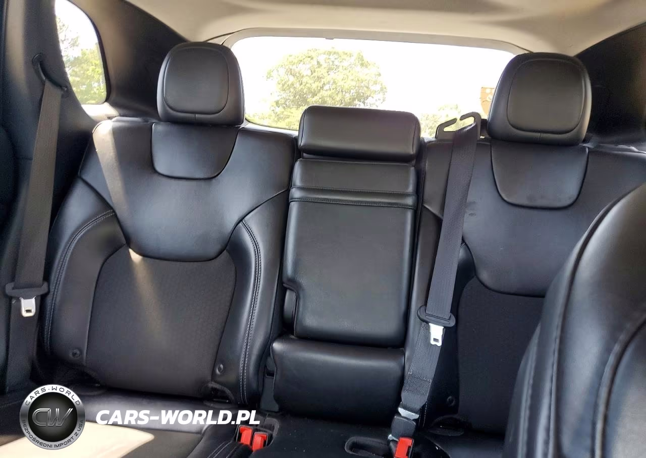 2019 Jeep Cherokee Latitude Plus VIN:1C4PJMLN7KD245397 - 10