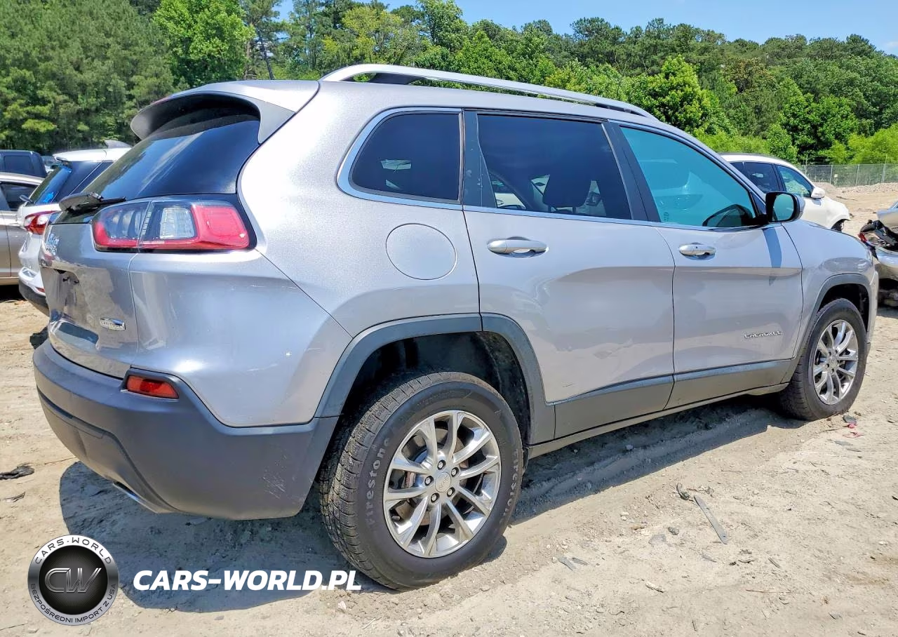 2019 Jeep Cherokee Latitude Plus VIN:1C4PJMLN7KD245397 - 3