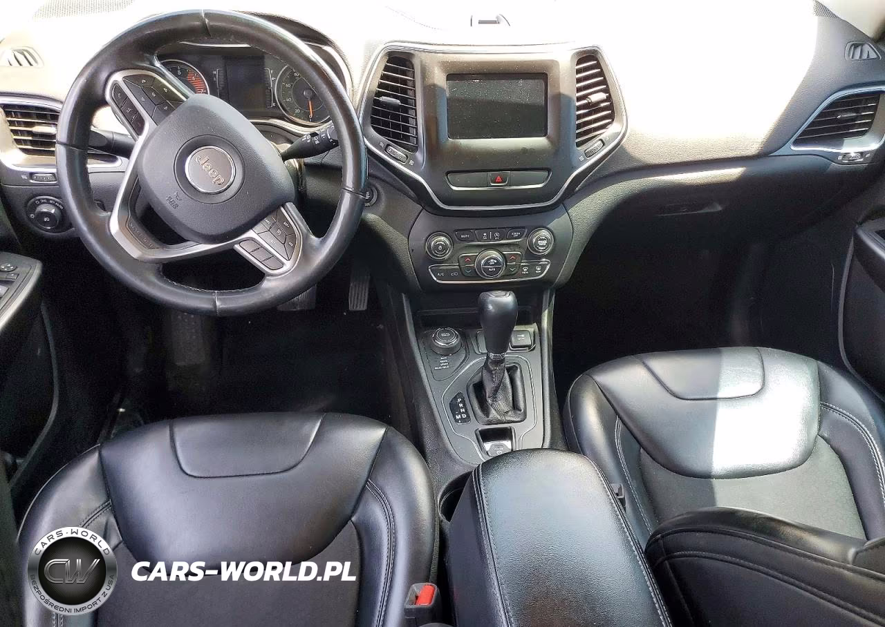 2019 Jeep Cherokee Latitude Plus VIN:1C4PJMLN7KD245397 - 8