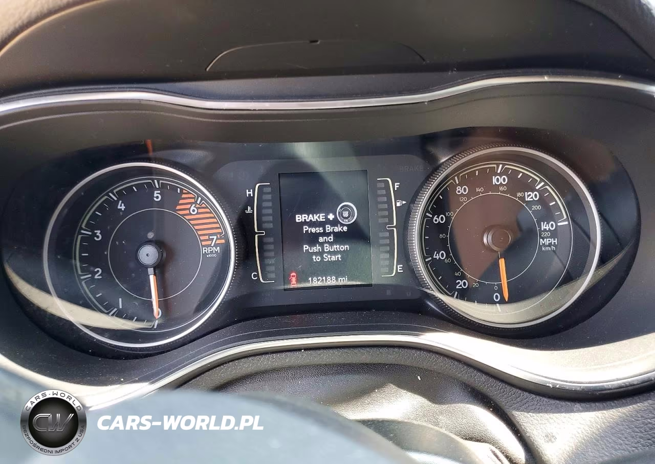 2019 Jeep Cherokee Latitude Plus VIN:1C4PJMLN7KD245397 - 9