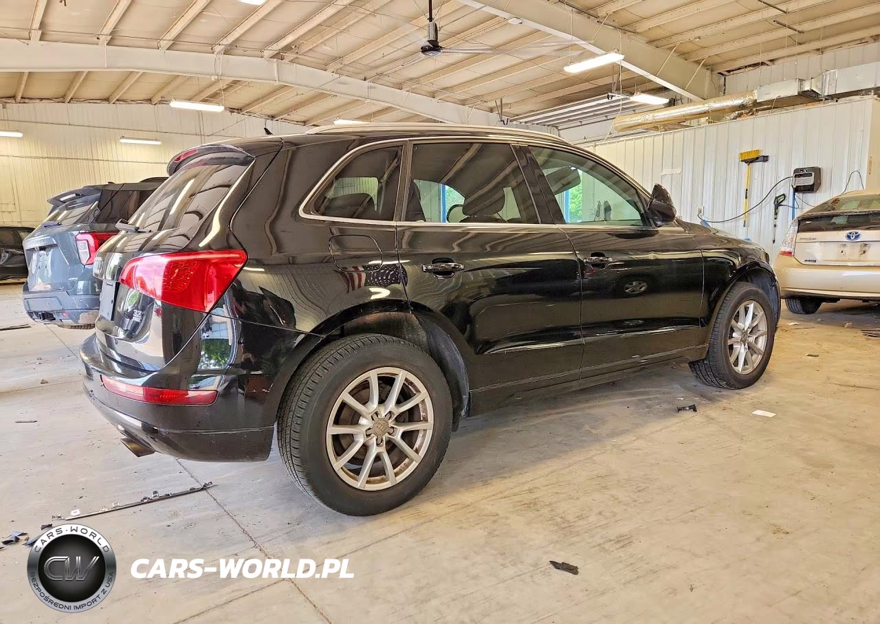 2010 Audi Q5 Premium Plus VIN:WA1LKAFP6AA100000 - 3
