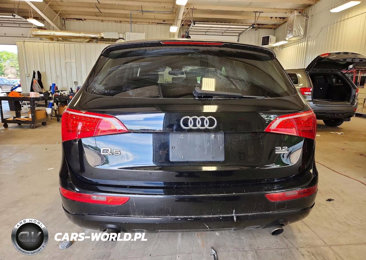 2010 Audi Q5 Premium Plus VIN:WA1LKAFP6AA100000 - 6