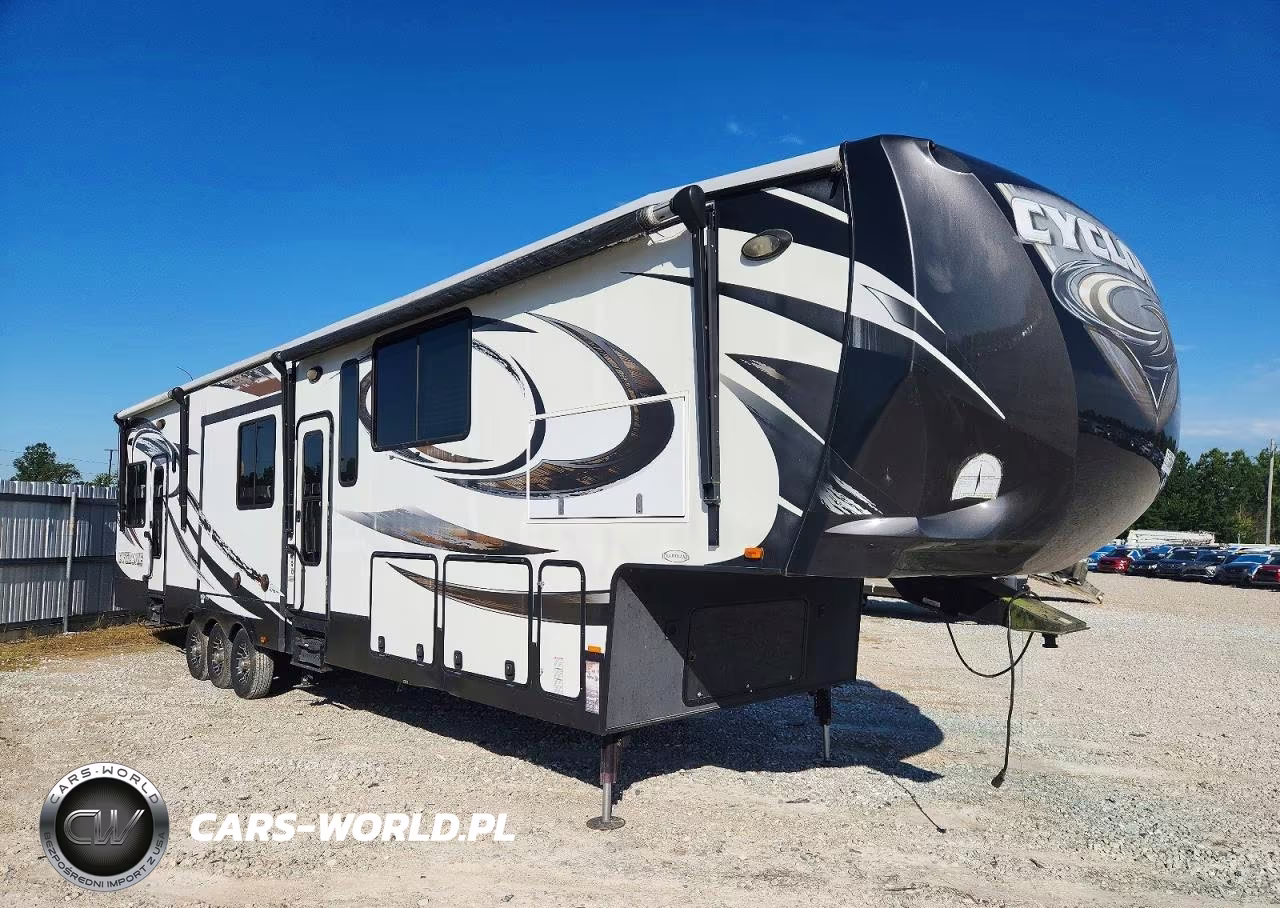 2015 Heartland Cyclone Camper – zdjęcie 1 z 10