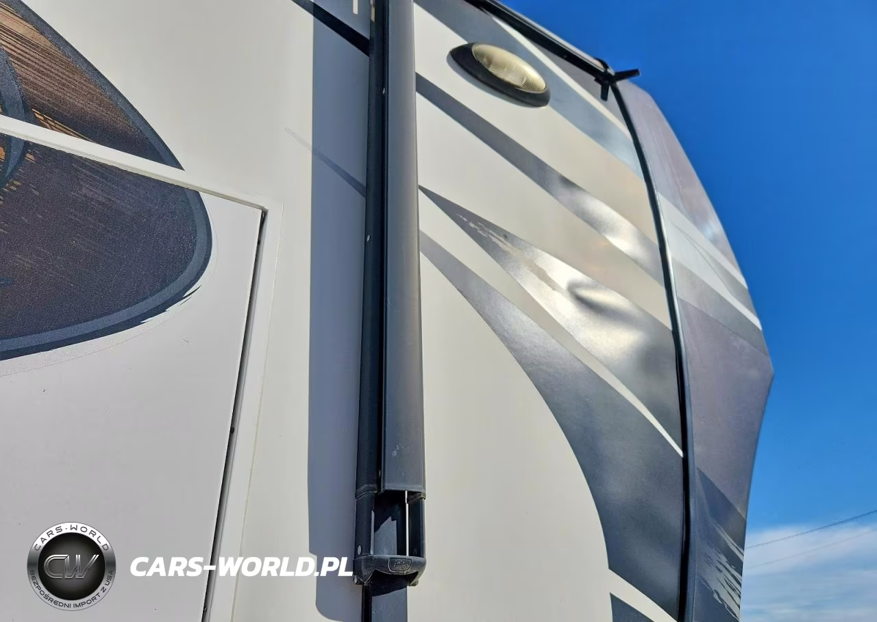 2015 Heartland Cyclone Camper VIN:5SFCG4437FE296793 - 9