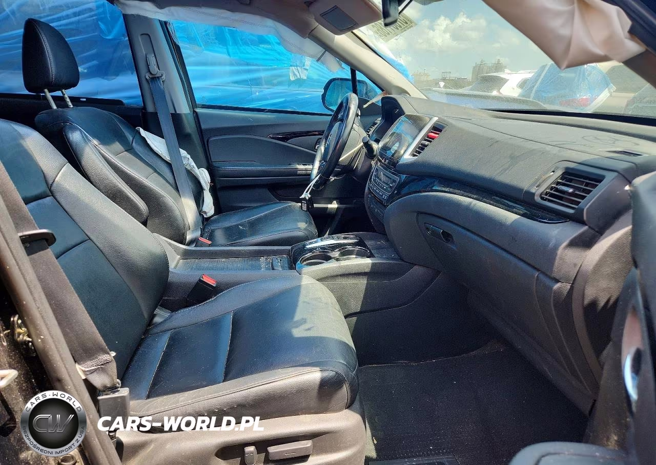 2018 Honda Pilot Touring VIN:5FNYF5H90JB009558 - 7