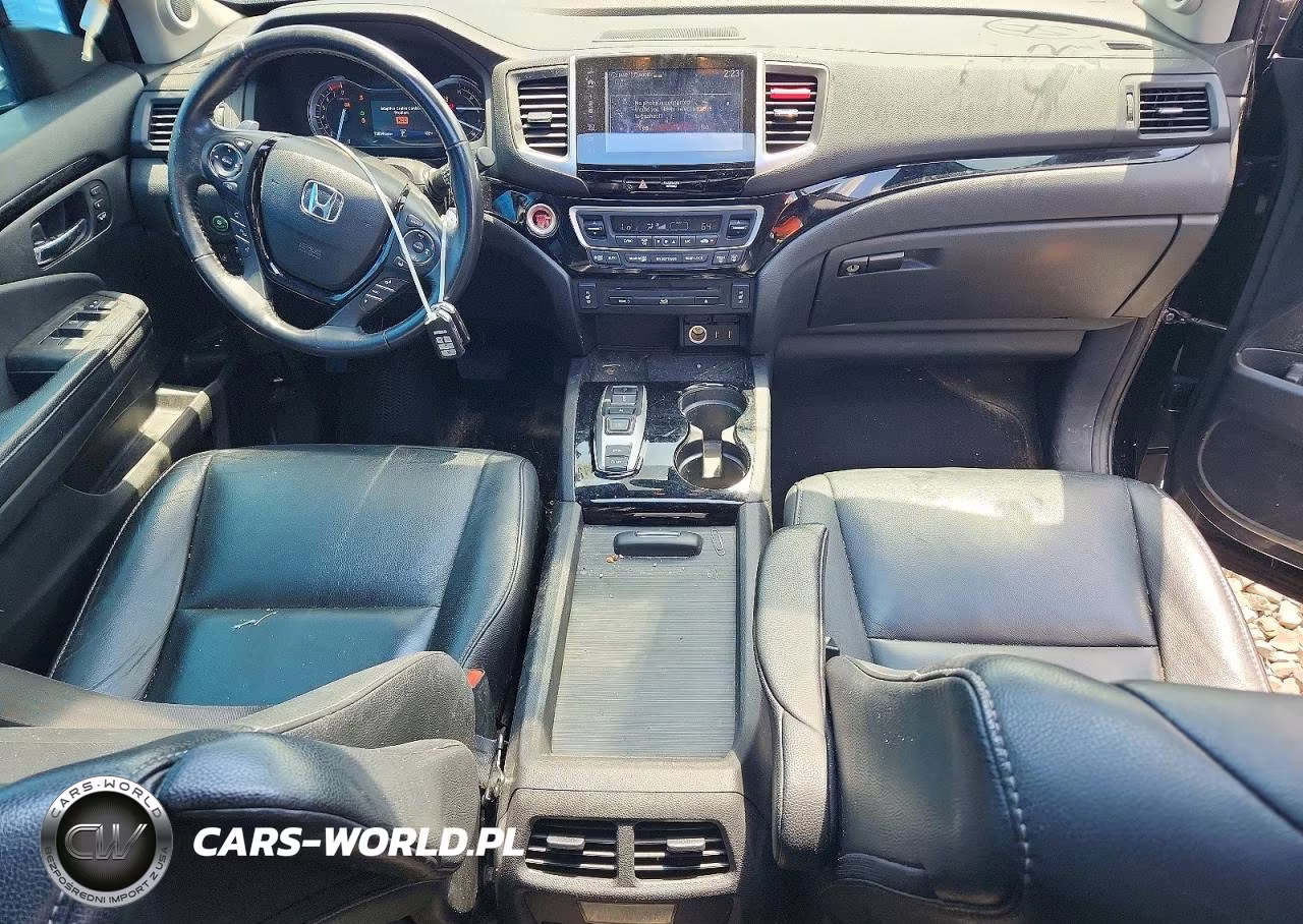 2018 Honda Pilot Touring VIN:5FNYF5H90JB009558 - 8