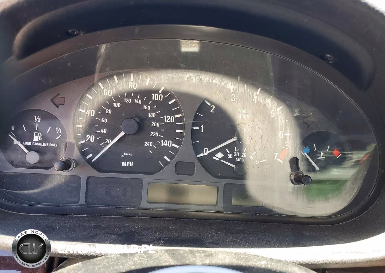2005 BMW 325 I VIN:WBAEV334X5KX10040 - 9