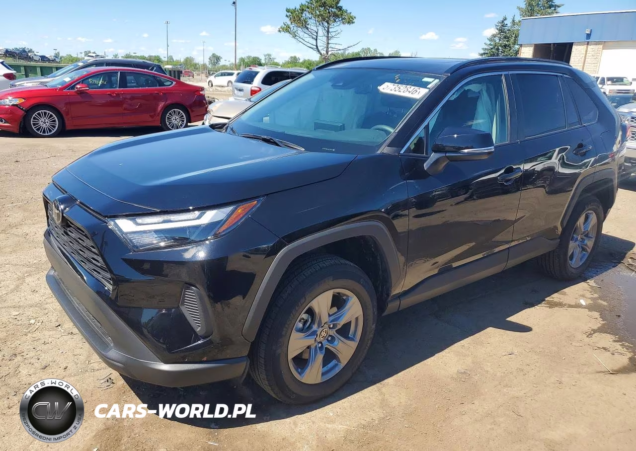 2025 Toyota Rav4 Xle – zdjęcie 1 z 13