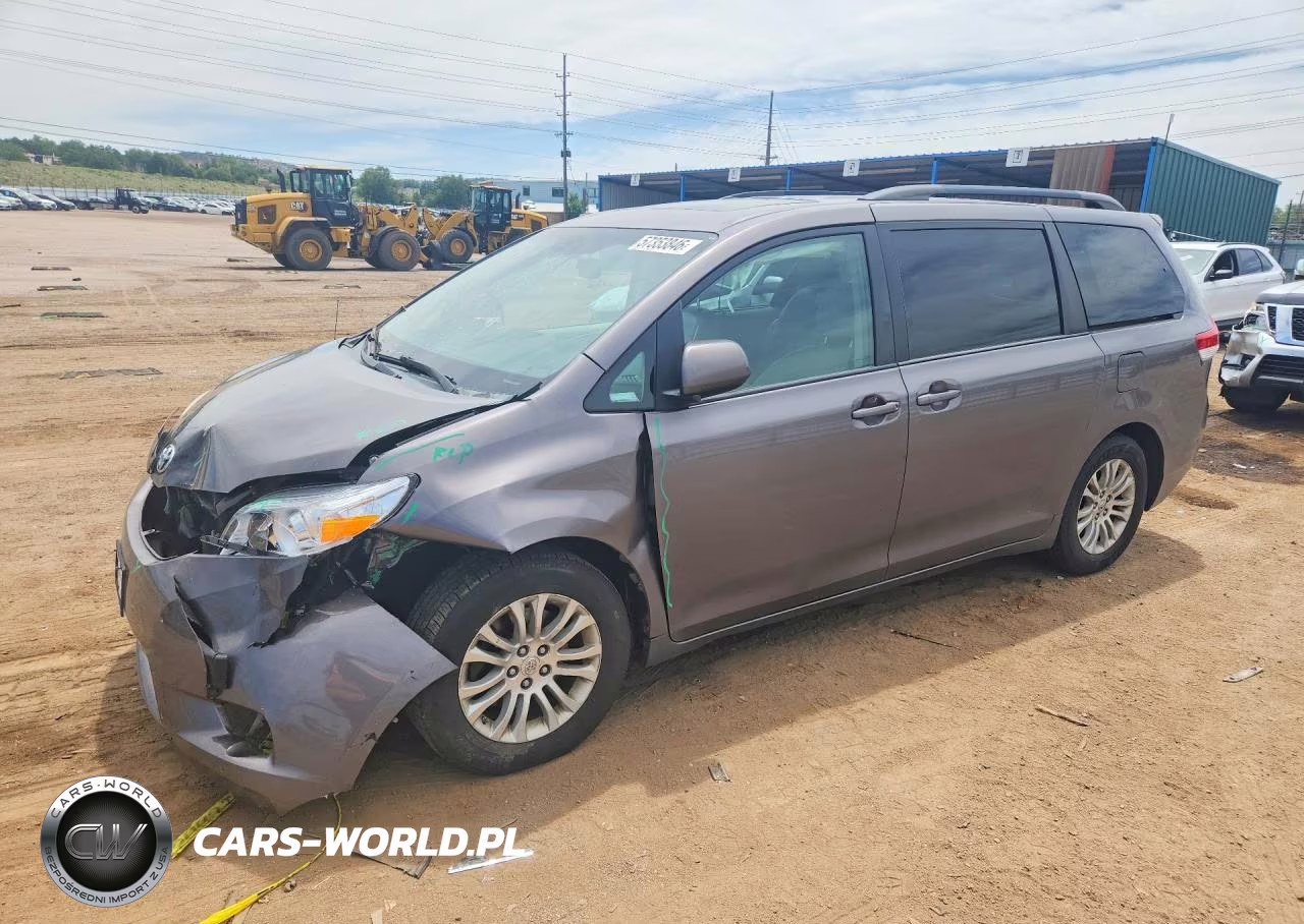 2014 Toyota Sienna Xle 8-Passenger – zdjęcie 1 z 13