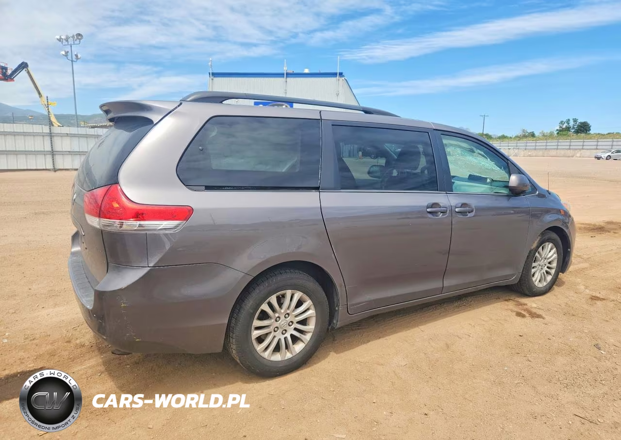 2014 Toyota Sienna Xle 8-Passenger VIN:5TDYK3DCXES497730 - 3