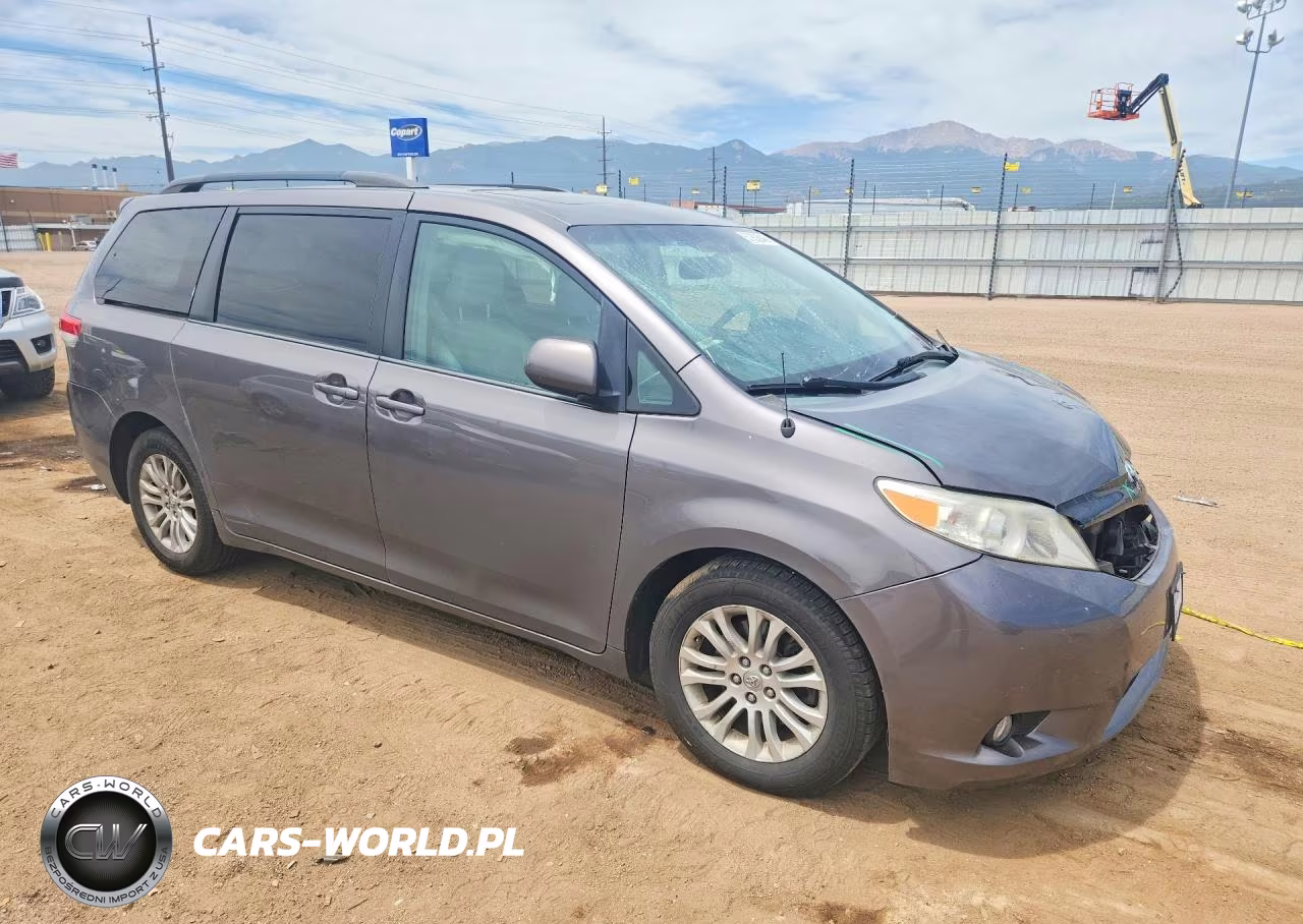 2014 Toyota Sienna Xle 8-Passenger VIN:5TDYK3DCXES497730 - 4