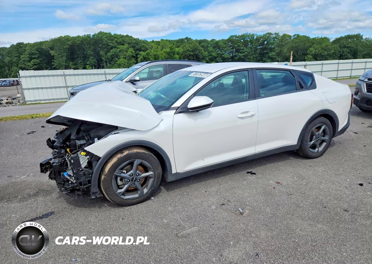 2025 Kia K4 Lxs – zdjęcie 1 z 12