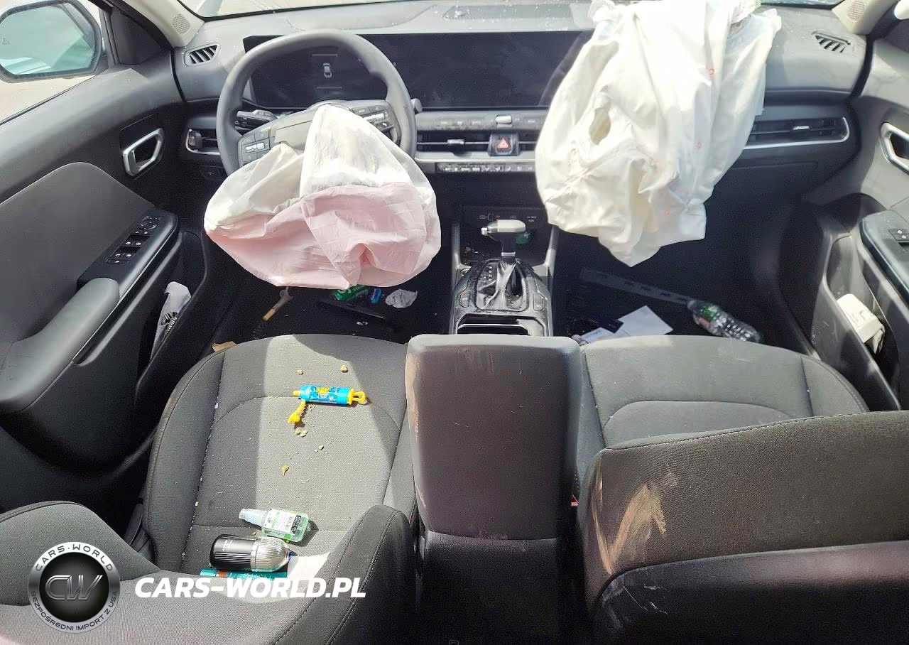 2025 Kia K4 Lxs VIN:3KPFT4DE7SE118703 - 8