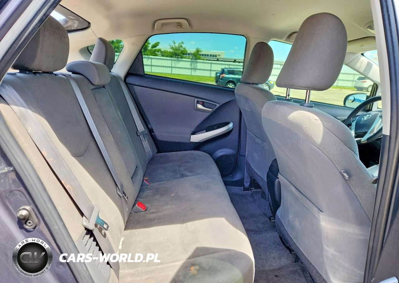 2015 Toyota Prius Two VIN:JTDKN3DU2F0474436 - 10
