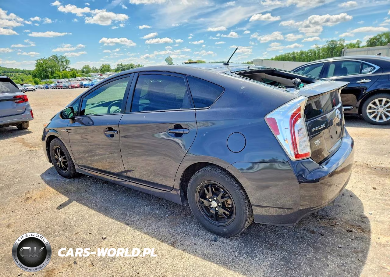 2015 Toyota Prius Two VIN:JTDKN3DU2F0474436 - 2