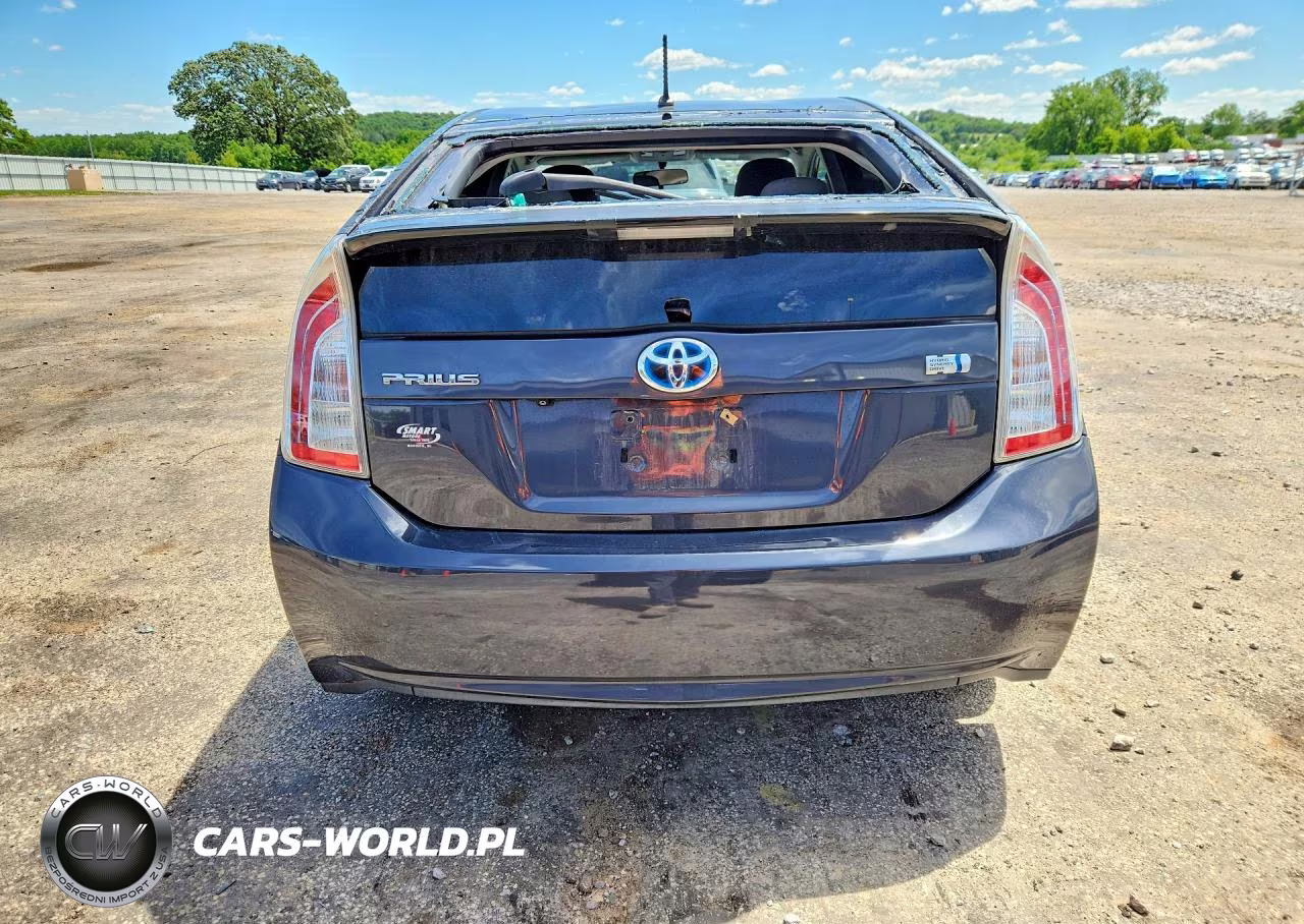 2015 Toyota Prius Two VIN:JTDKN3DU2F0474436 - 6