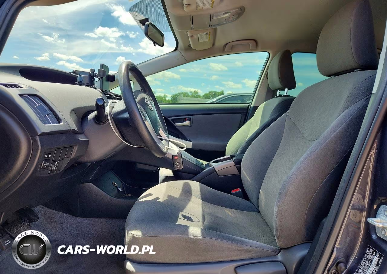 2015 Toyota Prius Two VIN:JTDKN3DU2F0474436 - 7