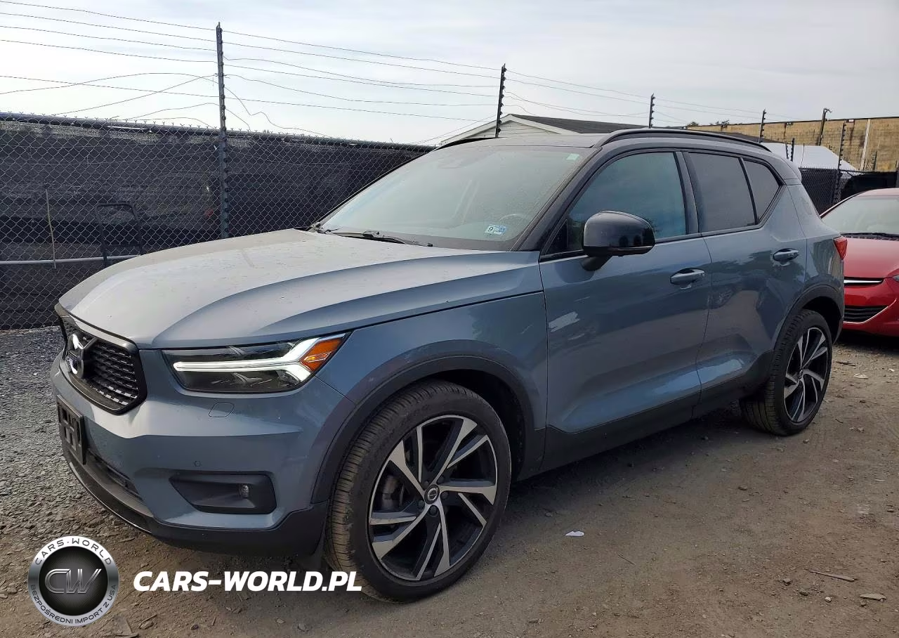 2021 Volvo Xc40 T5 R-Design – zdjęcie 1 z 12