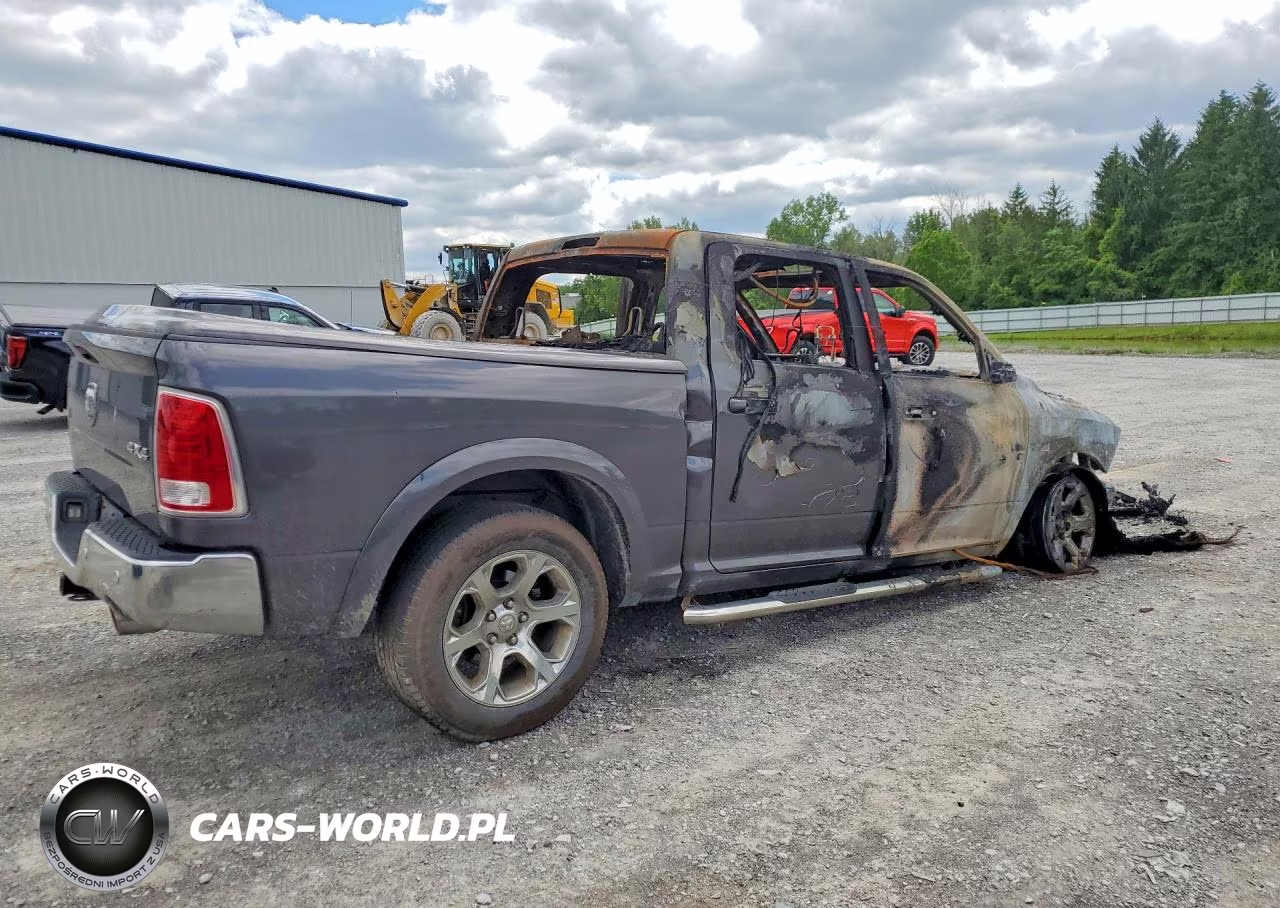 2018 Ram 1500 Laramie VIN:1C6RR7NM8JS252741 - 3