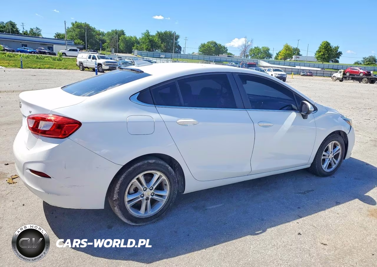 2017 Chevrolet Cruze Lt VIN:1G1BE5SM4H7100170 - 3