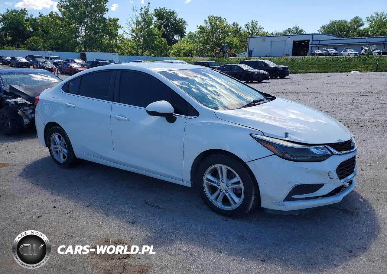 2017 Chevrolet Cruze Lt VIN:1G1BE5SM4H7100170 - 4